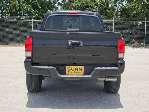Used 2022 Toyota Tacoma SR w/ SR Convenience Package RWD image 4