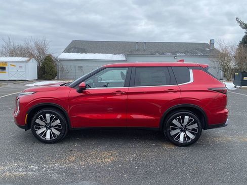 New 2026 Mitsubishi Outlander SE image 9