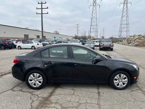 Used 2014 Chevrolet Cruze LS image 6