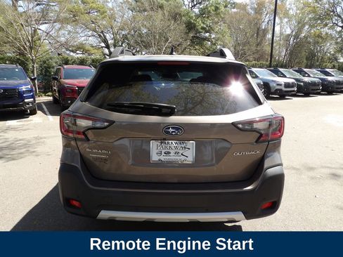 Used 2023 Subaru Outback Limited AWD/4WD image 8