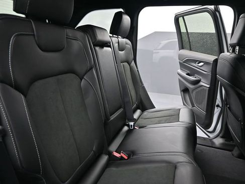 New 2025 Jeep Grand Cherokee Altitude AWD/4WD image 22