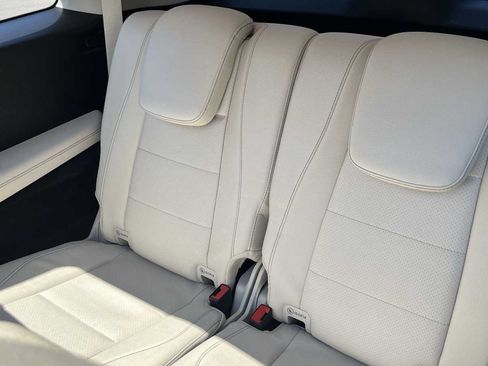 Used 2022 Mercedes-Benz GLS 450 4MATIC image 33