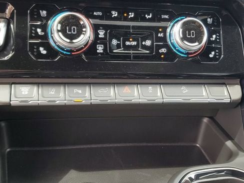New 2026 GMC Sierra 3500 AT4 w/ AT4 Premium Plus Package AWD/4WD image 25
