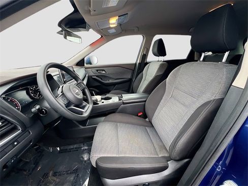 Used 2023 Nissan Rogue SV image 19