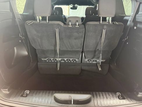 Used 2022 Chrysler Pacifica Touring AWD/4WD image 12
