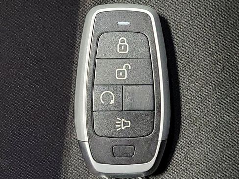 Used 2018 GMC Terrain SLE w/ Driver Convenience Package FWD image 32