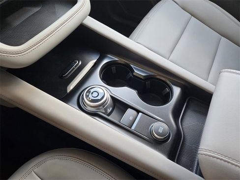 New 2025 Ford Explorer Active w/ Active Comfort Package image 16