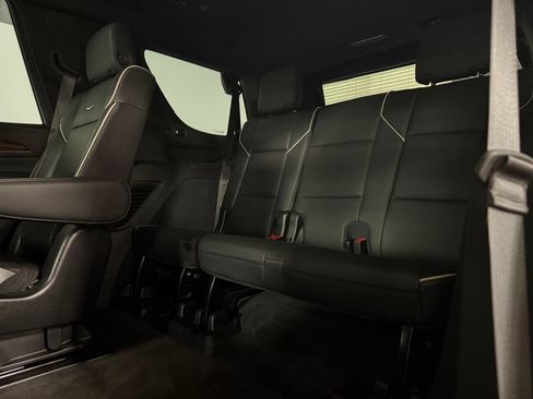 Used 2022 Cadillac Escalade Premium Luxury AWD/4WD image 11