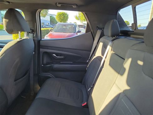 Used 2022 Hyundai Santa Cruz SEL Premium image 15