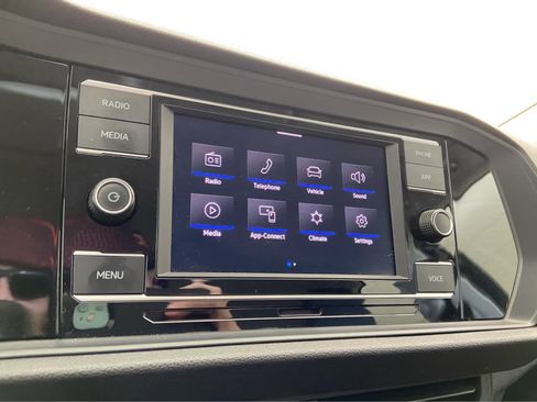 Used 2024 Volkswagen Jetta SE image 21