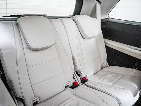 Certified 2022 Mercedes-Benz GLS 450 4MATIC image 11