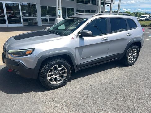 Used 2021 Jeep Cherokee Trailhawk w/ Trailer Tow Group AWD/4WD image 1