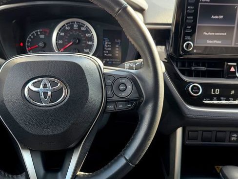 Used 2022 Toyota Corolla Cross LE AWD/4WD image 14