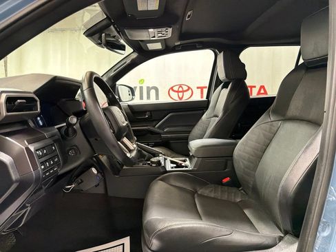 Used 2025 Toyota 4Runner TRD Off-Road Premium AWD/4WD image 21