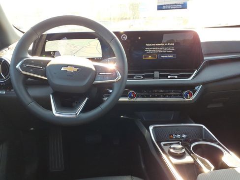 New 2026 Chevrolet Equinox LT image 13