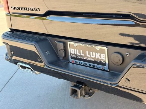 Used 2024 Chevrolet Silverado 1500 High Country w/ Technology Package AWD/4WD image 8