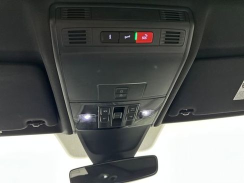 Used 2024 Volkswagen Tiguan SE R-Line image 24