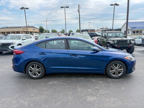 Used 2017 Hyundai Elantra Value Edition FWD image 9