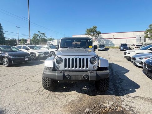Used 2014 Jeep Wrangler Unlimited Rubicon w/ Dual Top Group AWD/4WD image 22