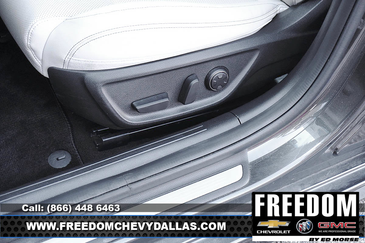 Used 2025 Genesis G70 2.5T RWD image 33