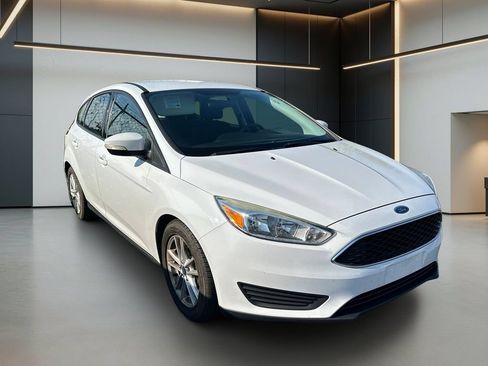 Used 2015 Ford Focus SE FWD image 9
