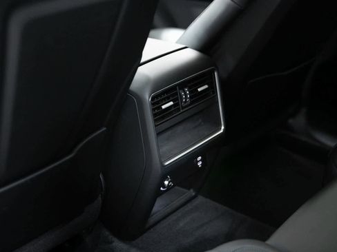 Certified 2022 Porsche Cayenne Coupe image 28