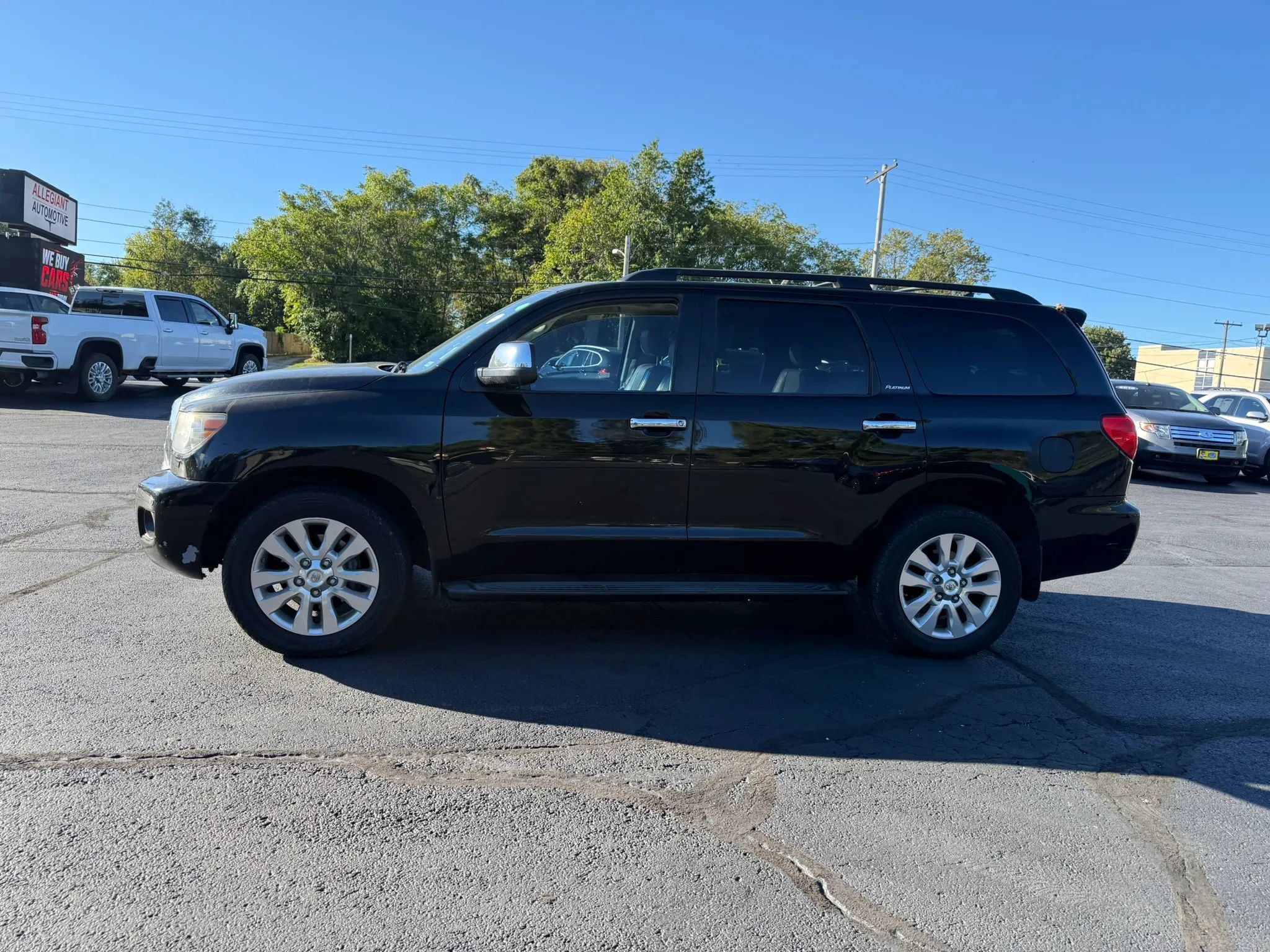 Used 2010 Toyota Sequoia Platinum RWD image 4