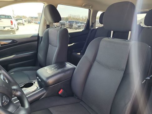 Used 2020 Nissan Pathfinder S image 11