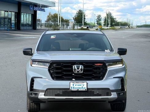 New 2025 Honda Pilot TrailSport image 6