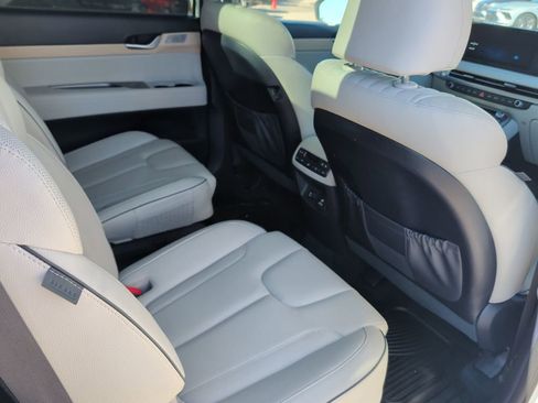 Used 2024 Hyundai Palisade Limited image 15