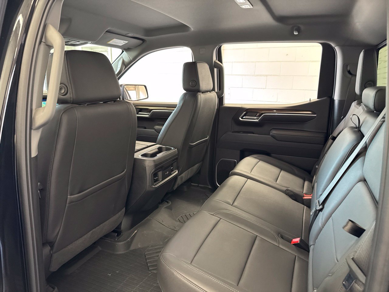 Used 2025 Chevrolet Silverado 1500 RST AWD/4WD image 40