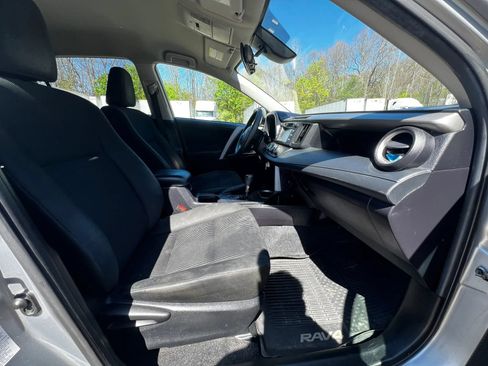 Used 2018 Toyota RAV4 LE w/ All Weather Liner Package AWD/4WD image 13