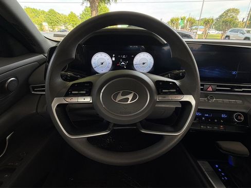 Used 2024 Hyundai Elantra SEL FWD image 28