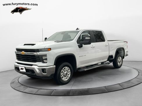 Used 2025 Chevrolet Silverado 2500 LT w/ Convenience Package image 7