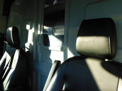 Used 2020 Ford Transit 250 Medium Roof AWD image 15