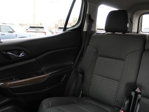 Used 2019 GMC Acadia SLE image 12