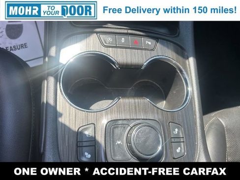 Used 2023 GMC Acadia SLT image 23