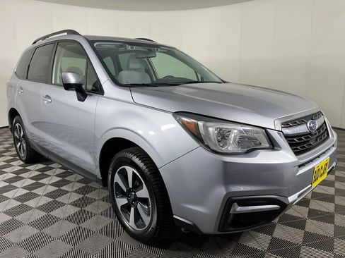 Used 2018 Subaru Forester 2.5i Premium image 3