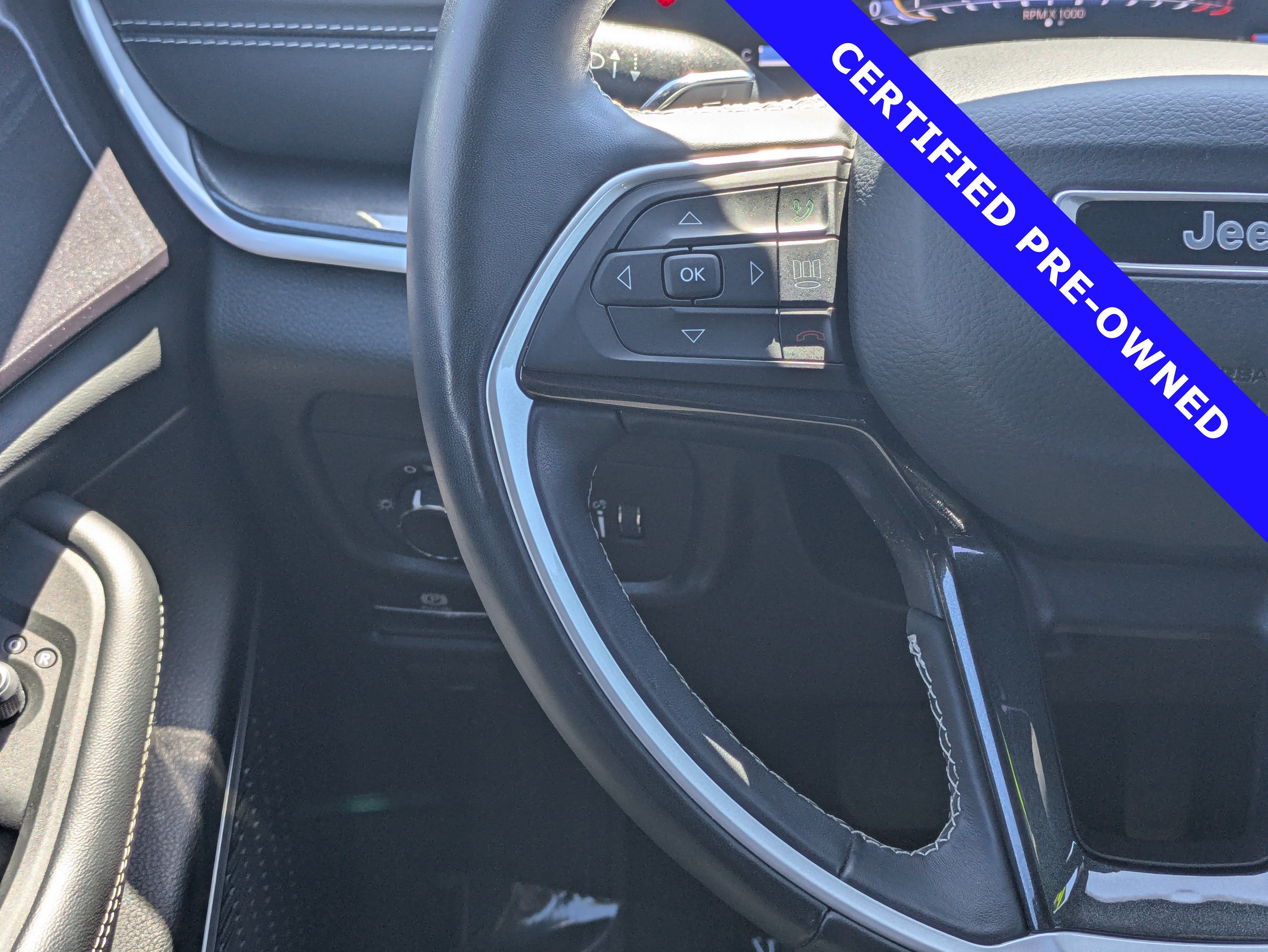 Used 2021 Jeep Grand Cherokee L Laredo RWD image 24