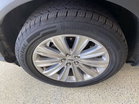 Used 2023 Ford Explorer Limited w/ Limited Technology Package image 12