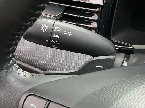 Used 2025 Toyota Camry SE image 24