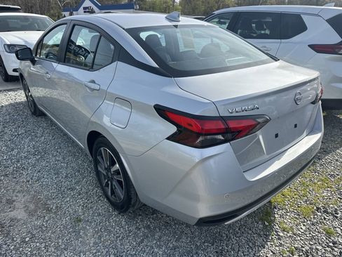 Used 2025 Nissan Versa SV image 5