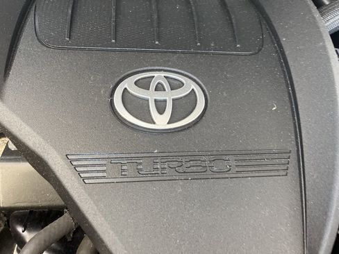 Used 2023 Toyota Highlander XSE AWD/4WD image 10