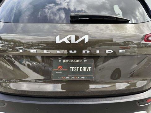 Used 2022 Kia Telluride SX FWD image 16