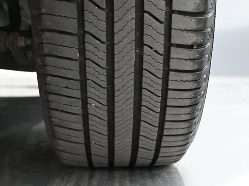 Used 2019 Lincoln MKC Select w/ Select Plus Package FWD image 19