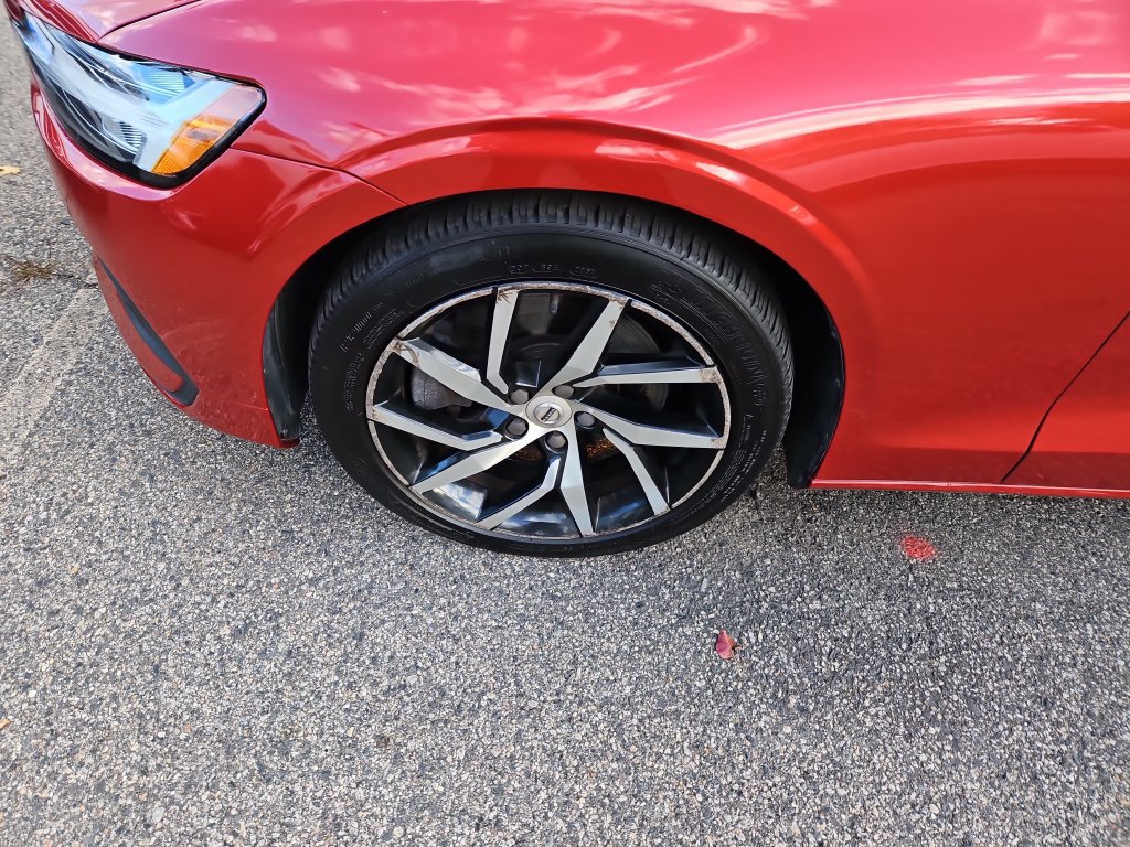 Used 2019 Volvo S60 T6 Momentum AWD/4WD image 3
