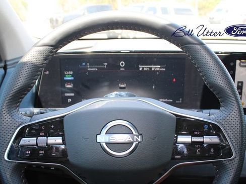Used 2023 Nissan Ariya AWD/4WD image 24