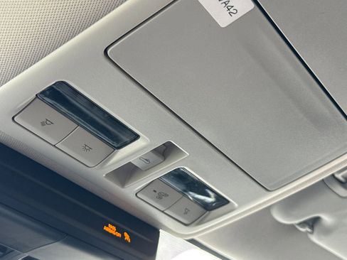 Used 2025 MAZDA CX-50 AWD 2.5 Hybrid w/ Premium Pkg image 24