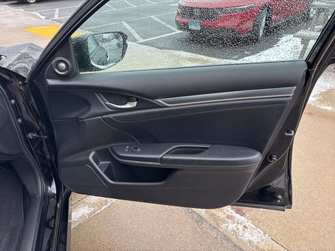 Used 2017 Honda Civic Touring image 8