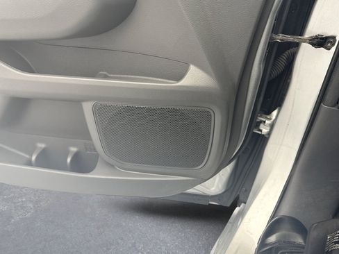Used 2022 Toyota Sienna XLE w/ XLE Plus Package FWD image 17